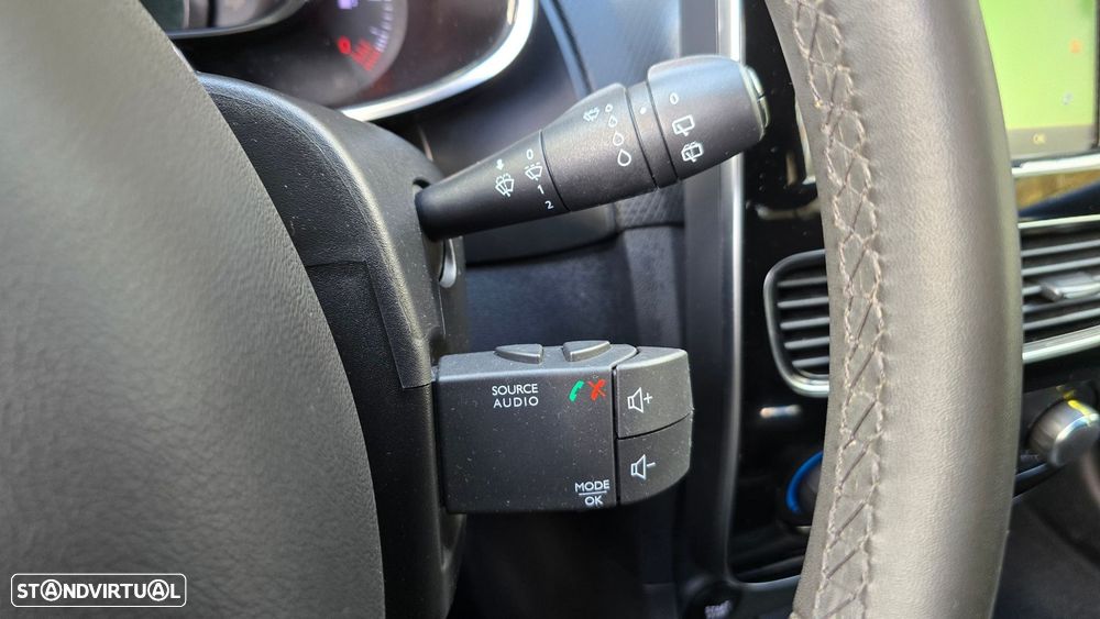Renault Clio Sport Tourer 0.9 TCe Limited - 17