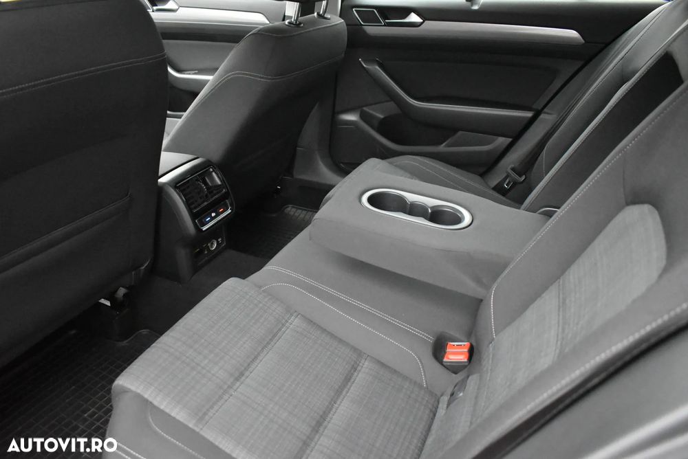 Volkswagen Passat - 20