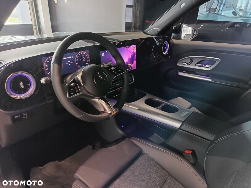 Mercedes-Benz GLB - 12