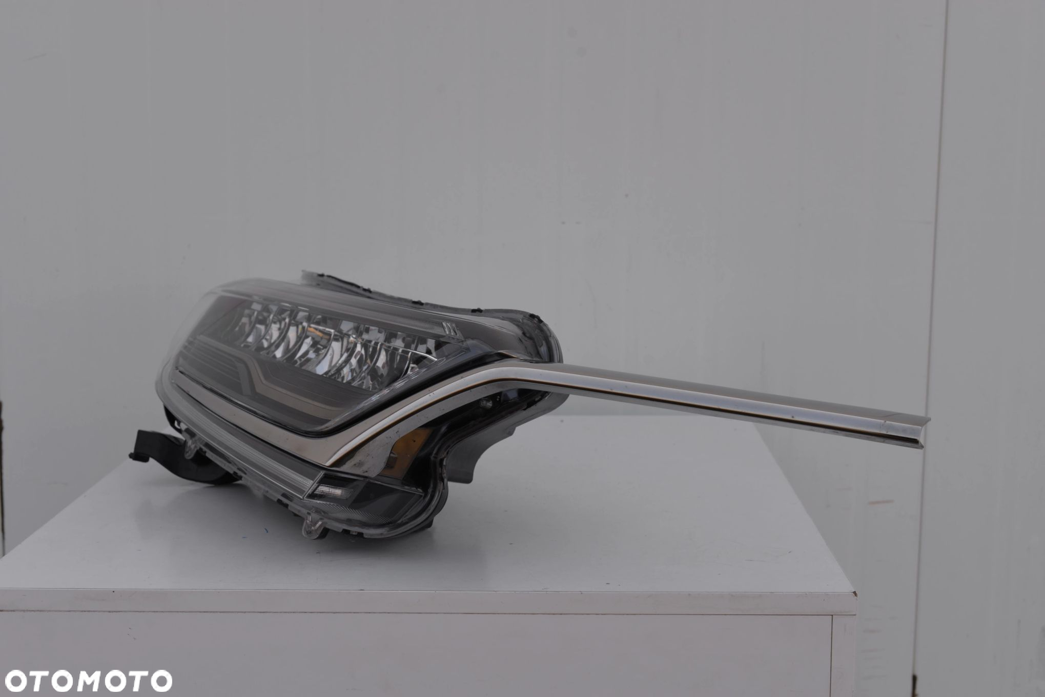 HONDA CR-V 5 V 2016-2023 LAMPA PRAWA PRZEDNIA PRZÓD LED CHROM 33100-TLA-G11 - 2