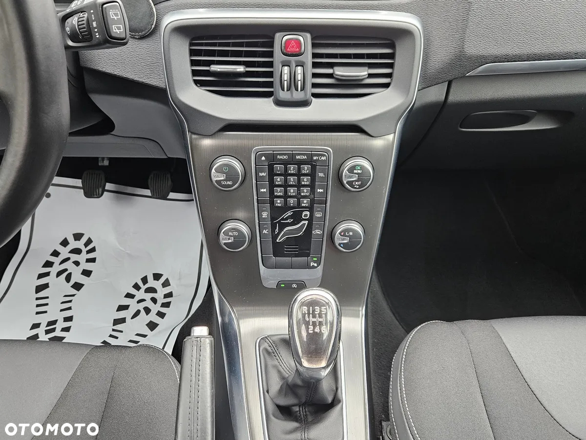 Volvo V40 - 20