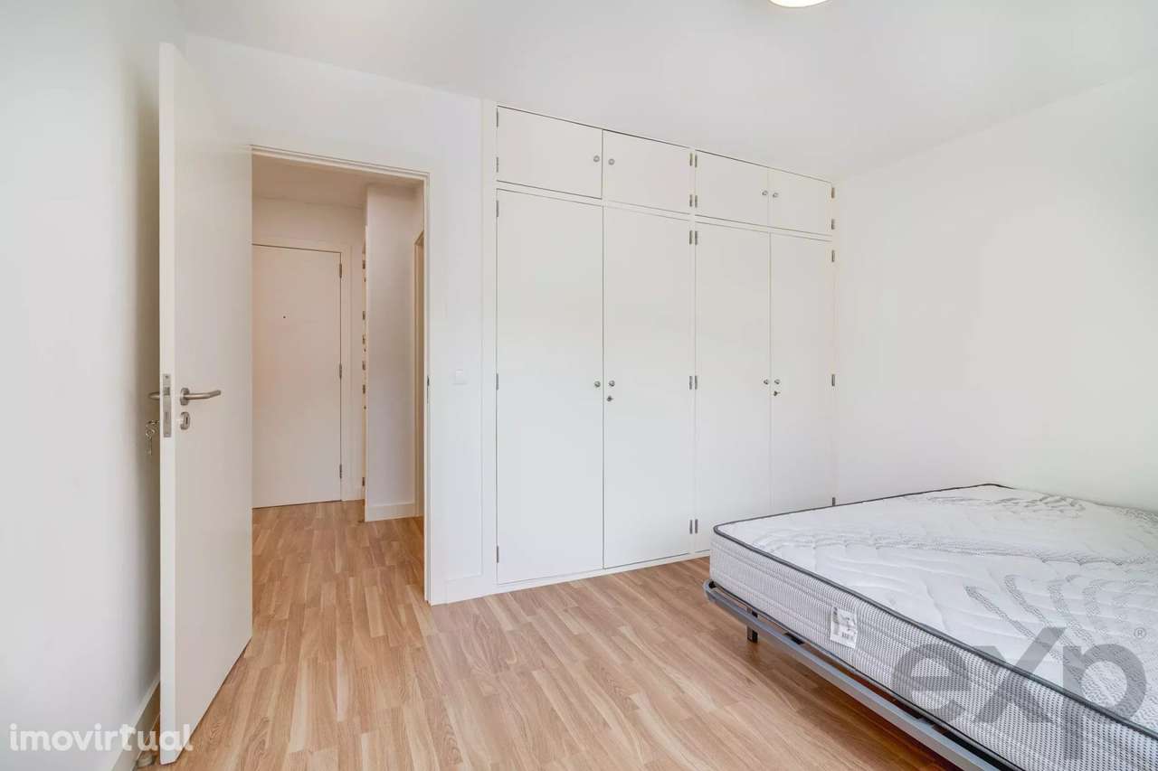 T1 com Parqueamento centro Parede - Grande imagem: 5/15