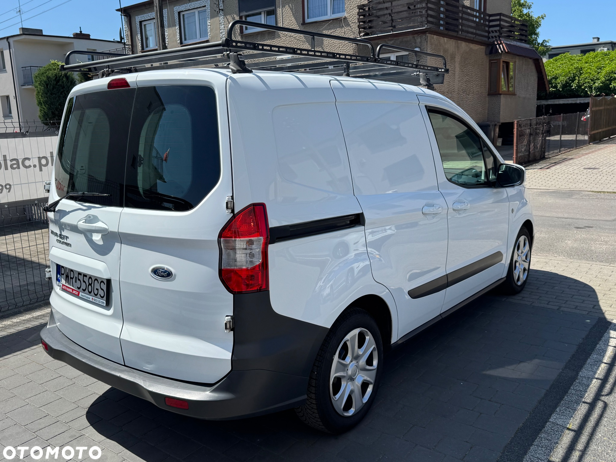 Ford Transit Courier - 4