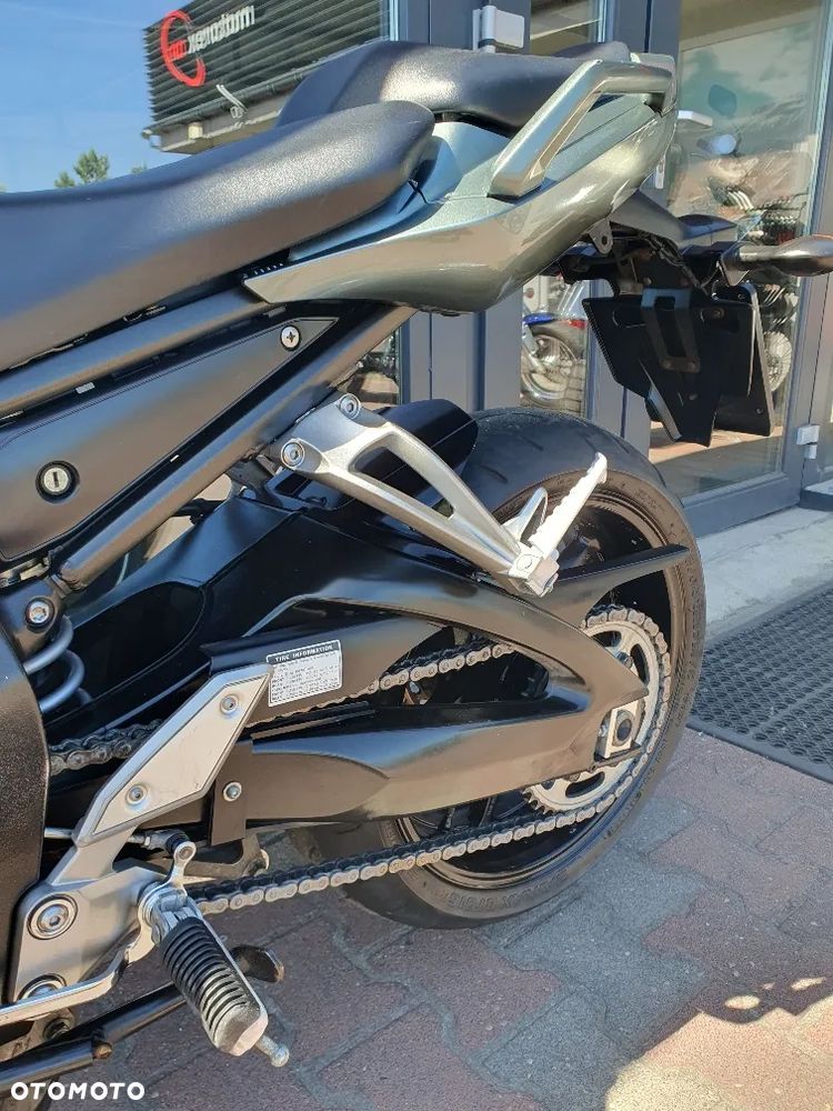 Yamaha FZ - 9