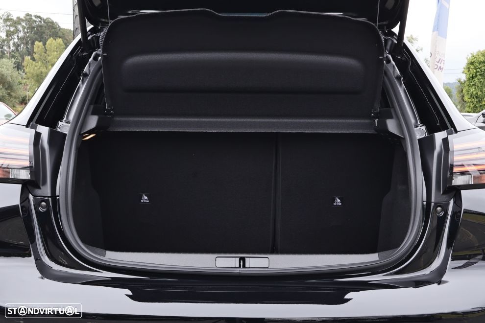 Peugeot 208 - 18