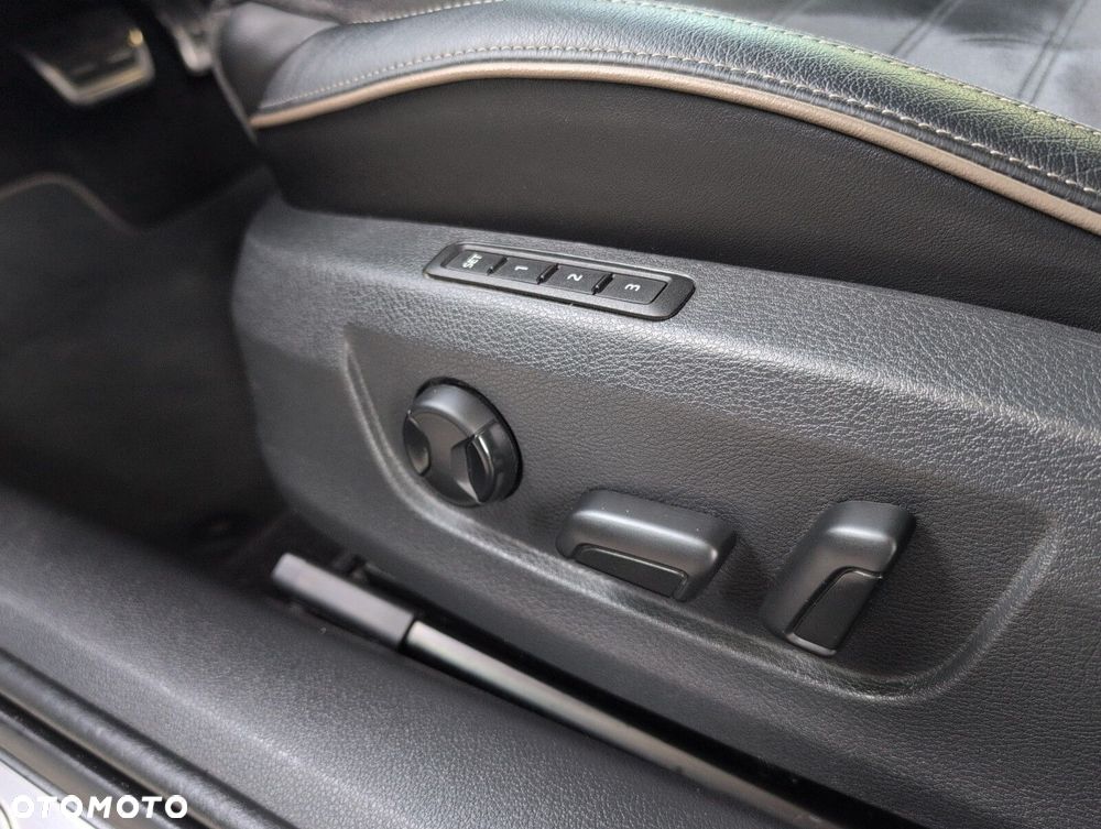 Skoda Superb 2.0 TDI SCR 4x4 Scout DSG - 38