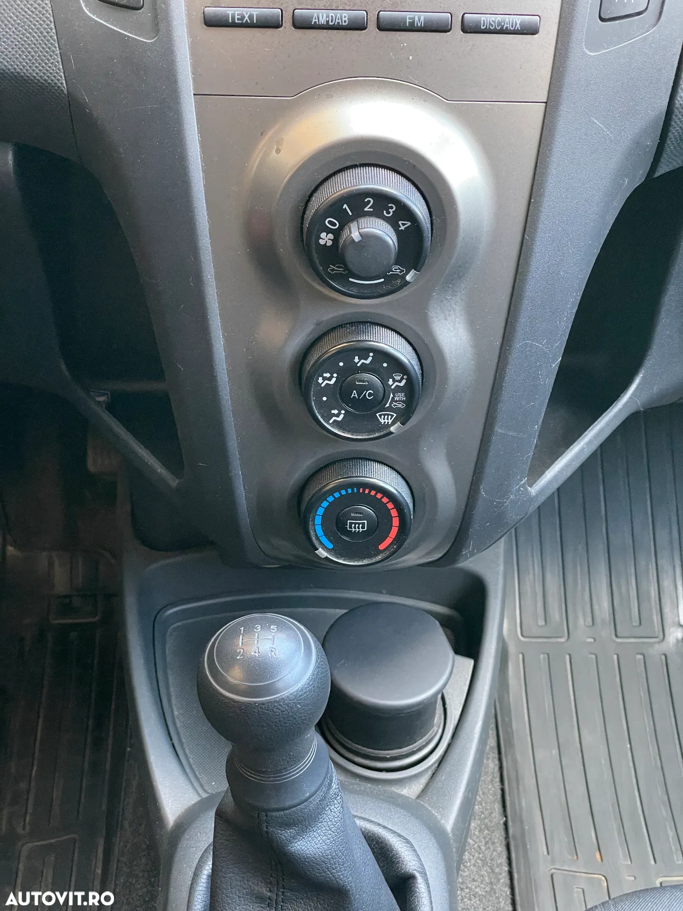 Toyota Yaris - 11