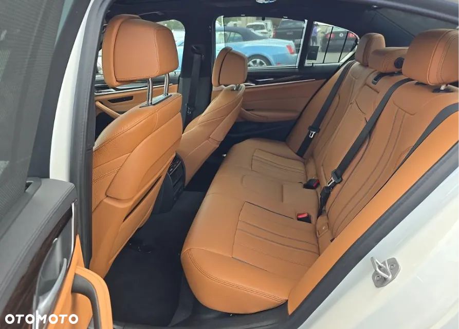 BMW Seria 5 530i M Sport Edition - 12