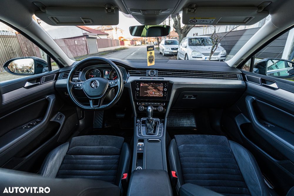 Volkswagen Passat Variant 2.0 TDI DSG 4Motion Highline - 19