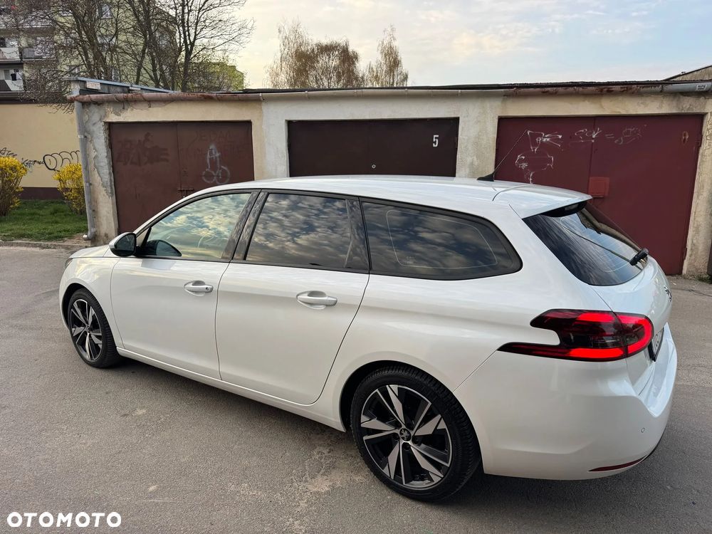 Peugeot 308 1.6 e-HDi Allure S&S - 3