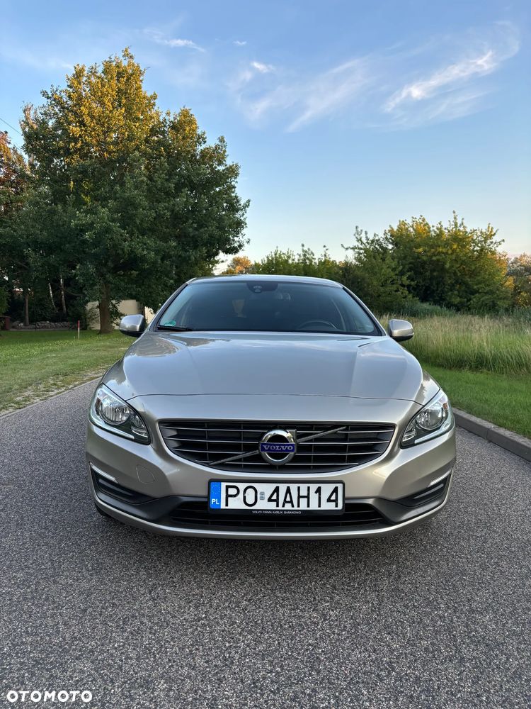 Volvo V60 D2 Momentum - 8