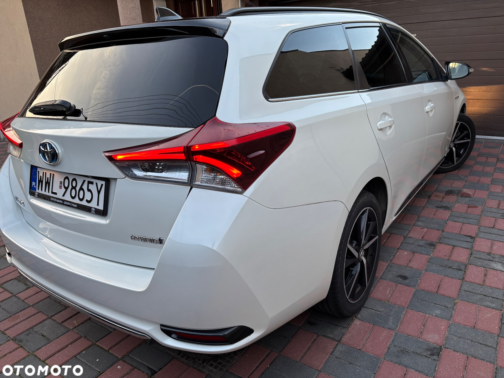 Toyota Auris Hybrid 135 Selection - 8