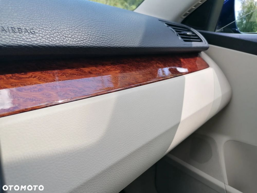 Volkswagen Passat Variant 2.0 TDI DPF DSG Highline - 23