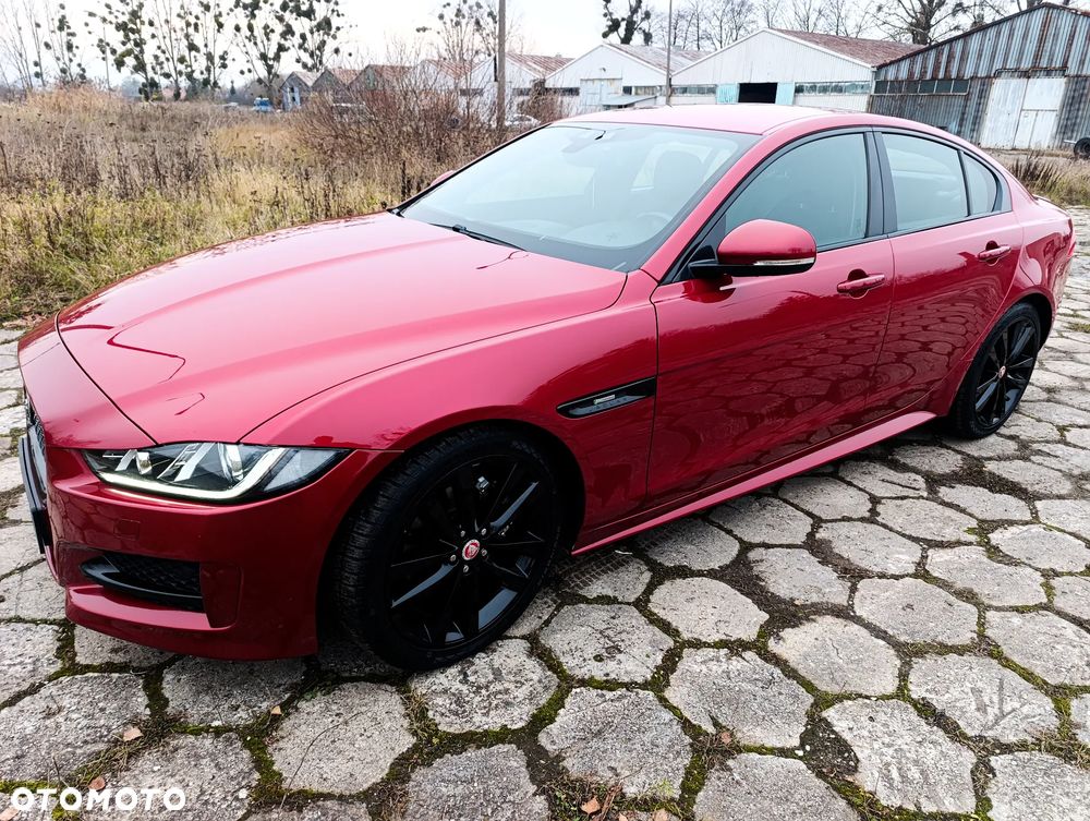 Jaguar XE 20d R-Sport - 32