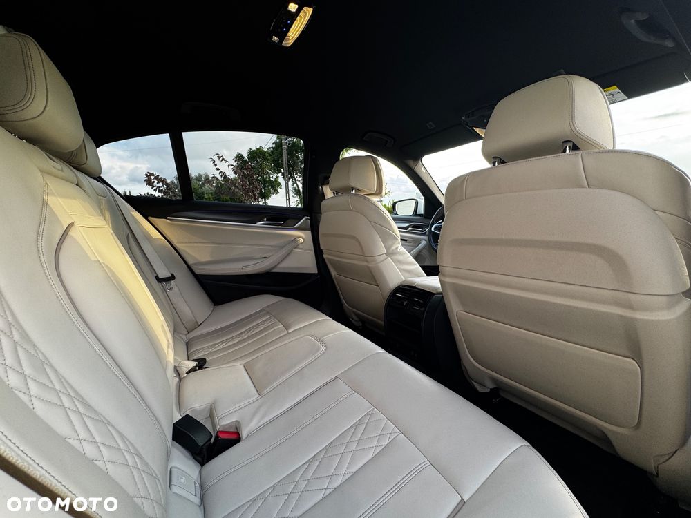BMW Seria 5 520d xDrive MHEV M Sport sport - 4