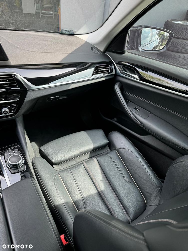 BMW Seria 5 520d Luxury Line sport - 17