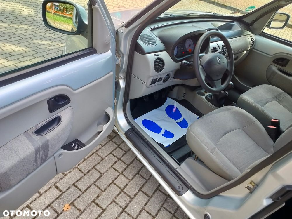 Renault Kangoo 1.6 16V Privilege - 22