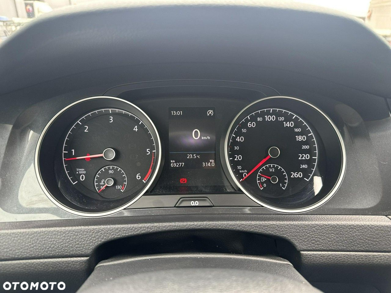 Volkswagen Golf - 26