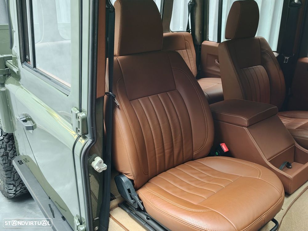 Land Rover Defender 130 - 18