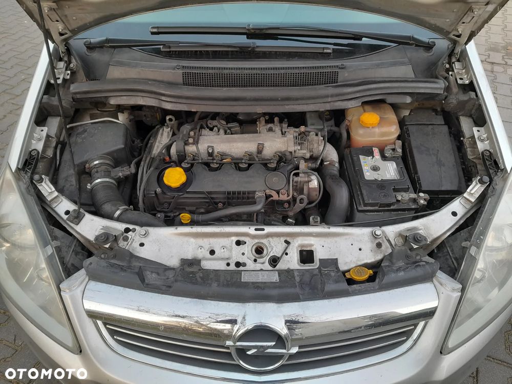 Opel Zafira 1.9 CDTI Essentia - 19