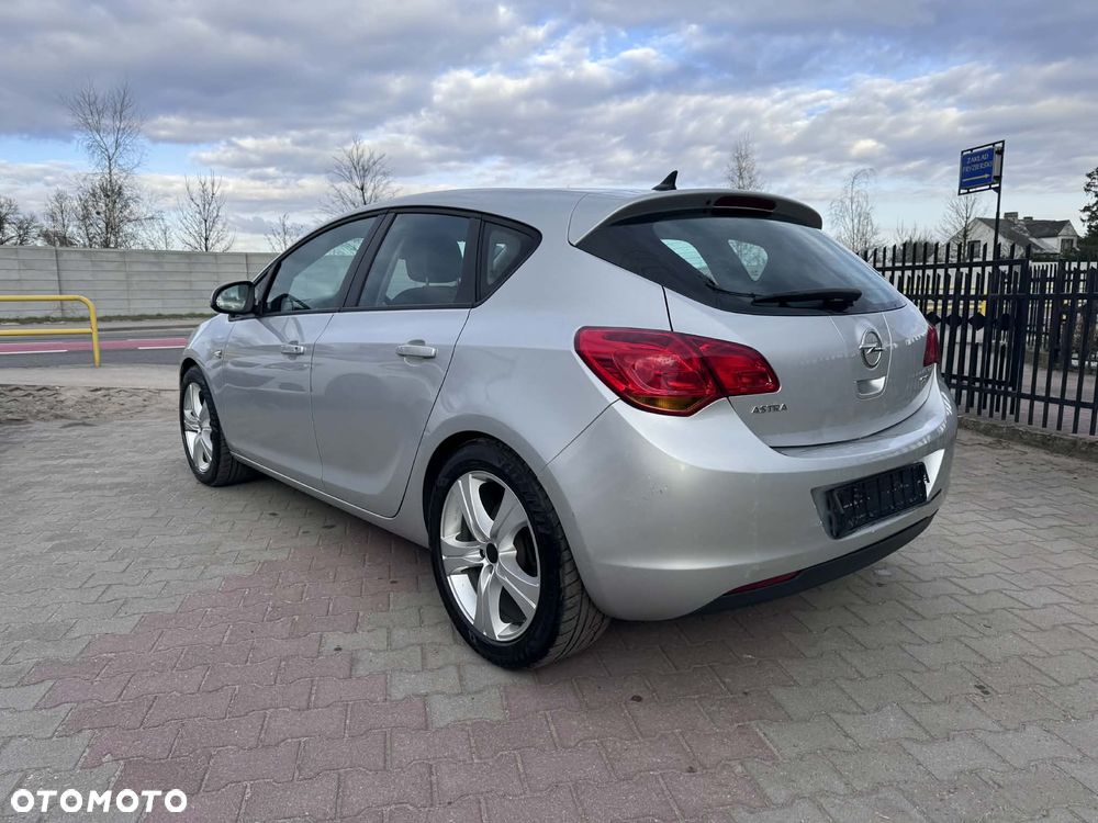 Opel Astra - 8