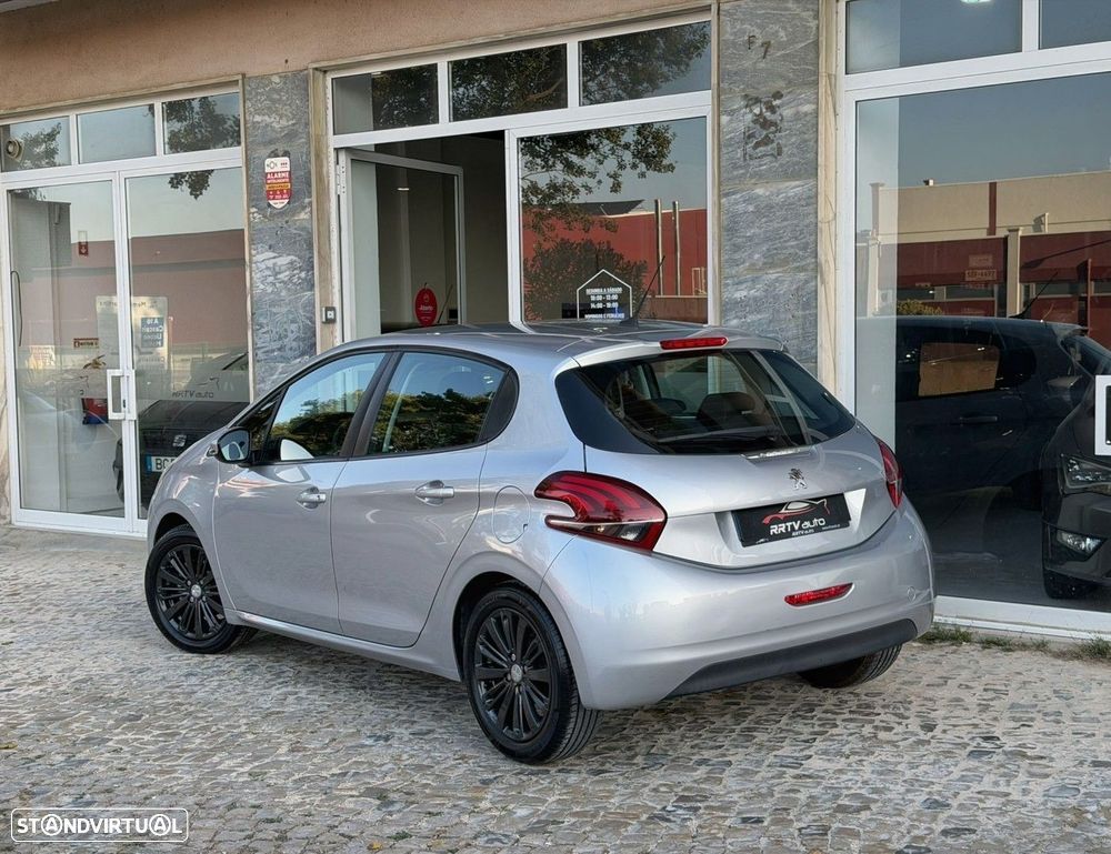 Peugeot 208 1.2 PureTech Style - 10
