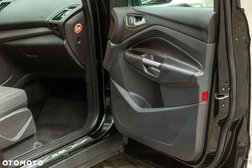 Ford Kuga - 26
