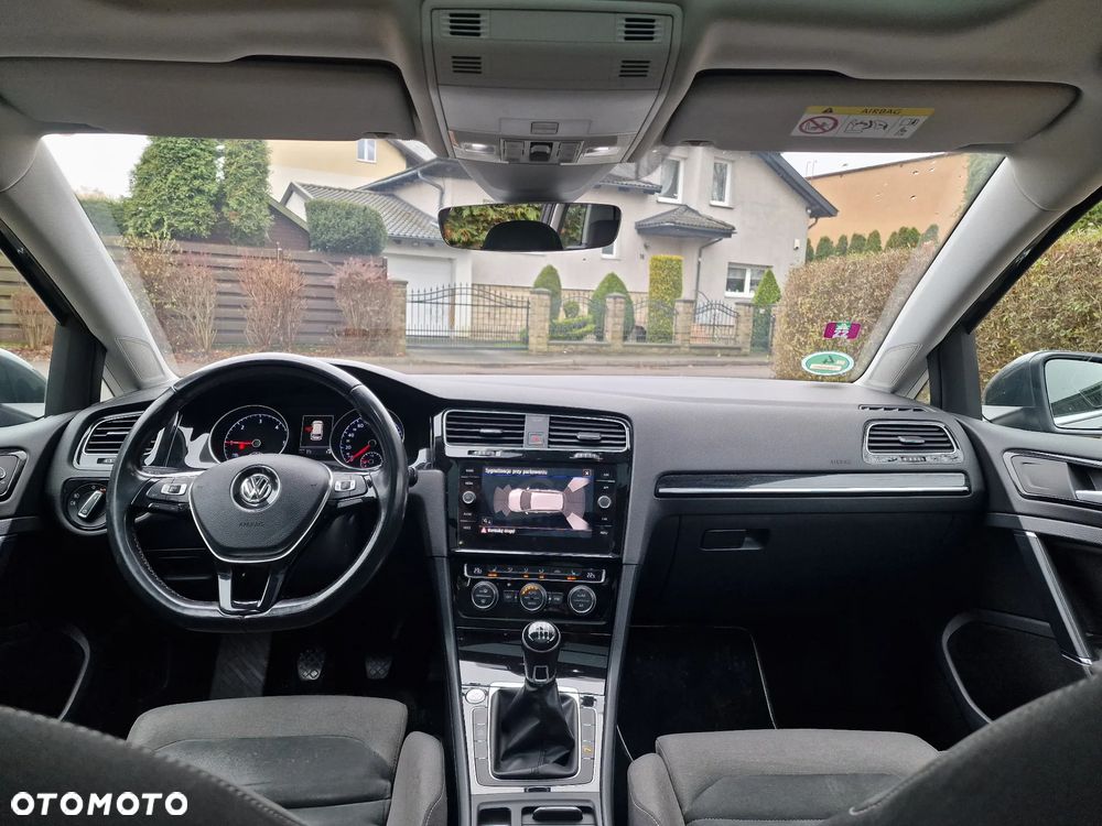 Volkswagen Golf - 12