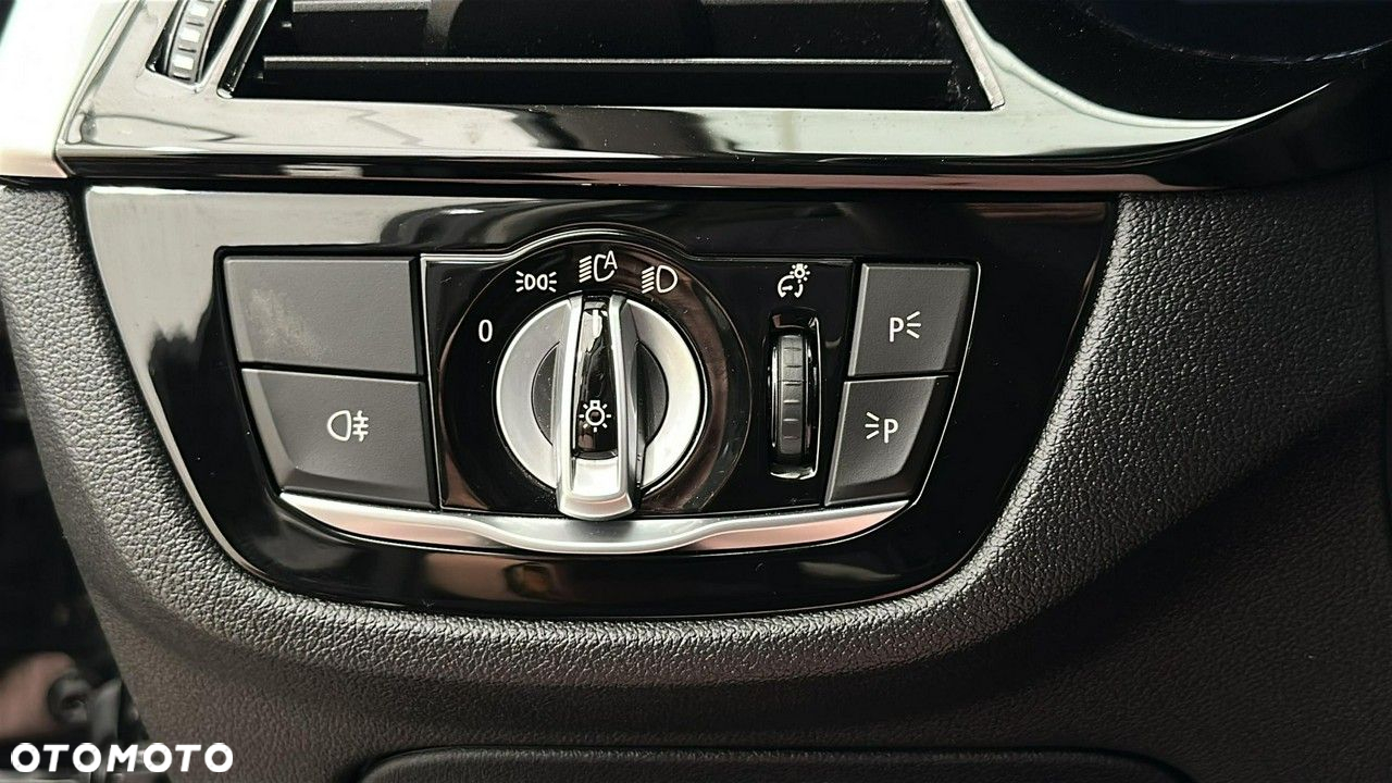 BMW Seria 5 520i - 27