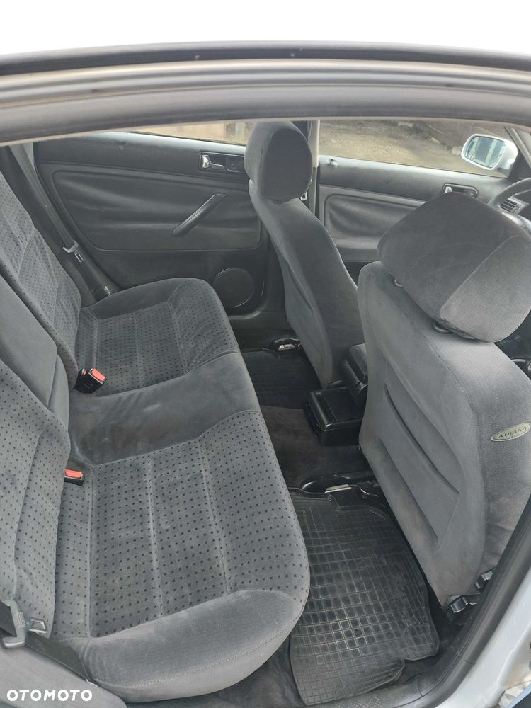 Volkswagen Passat - 7