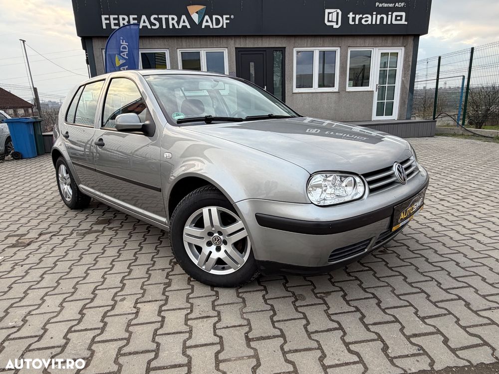 Volkswagen Golf - 3