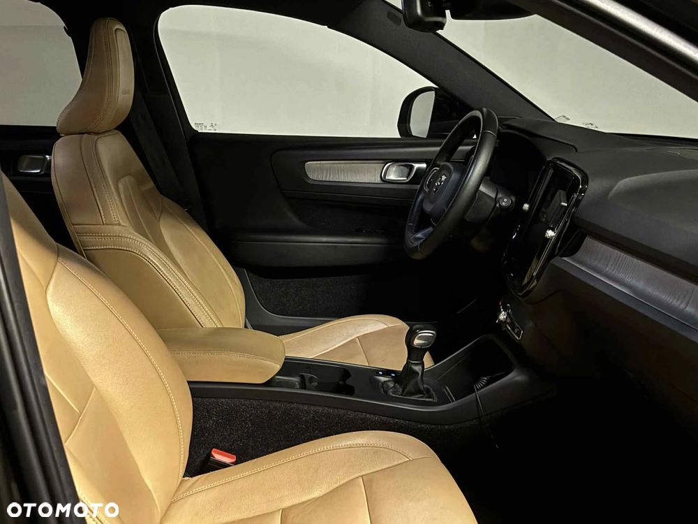 Volvo XC 40 T3 Inscription - 28