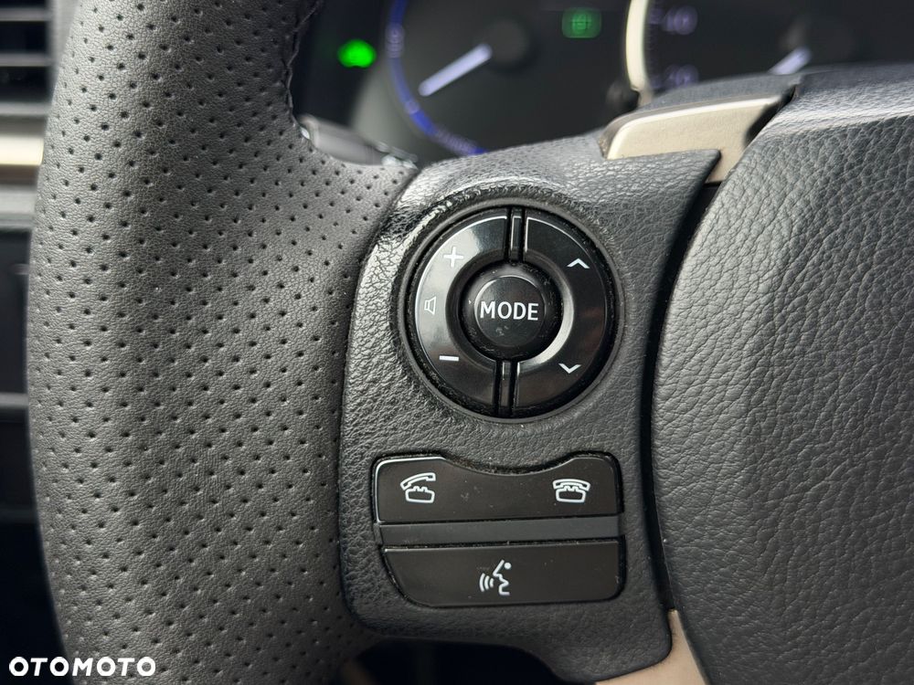 Lexus CT - 15