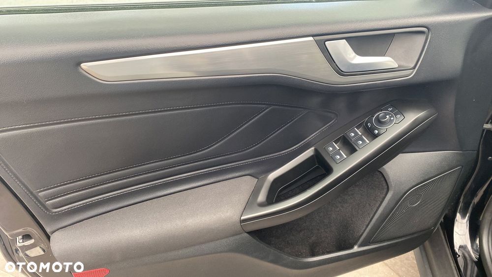 Ford Focus 1.0 EcoBoost mHEV Titanium X - 16