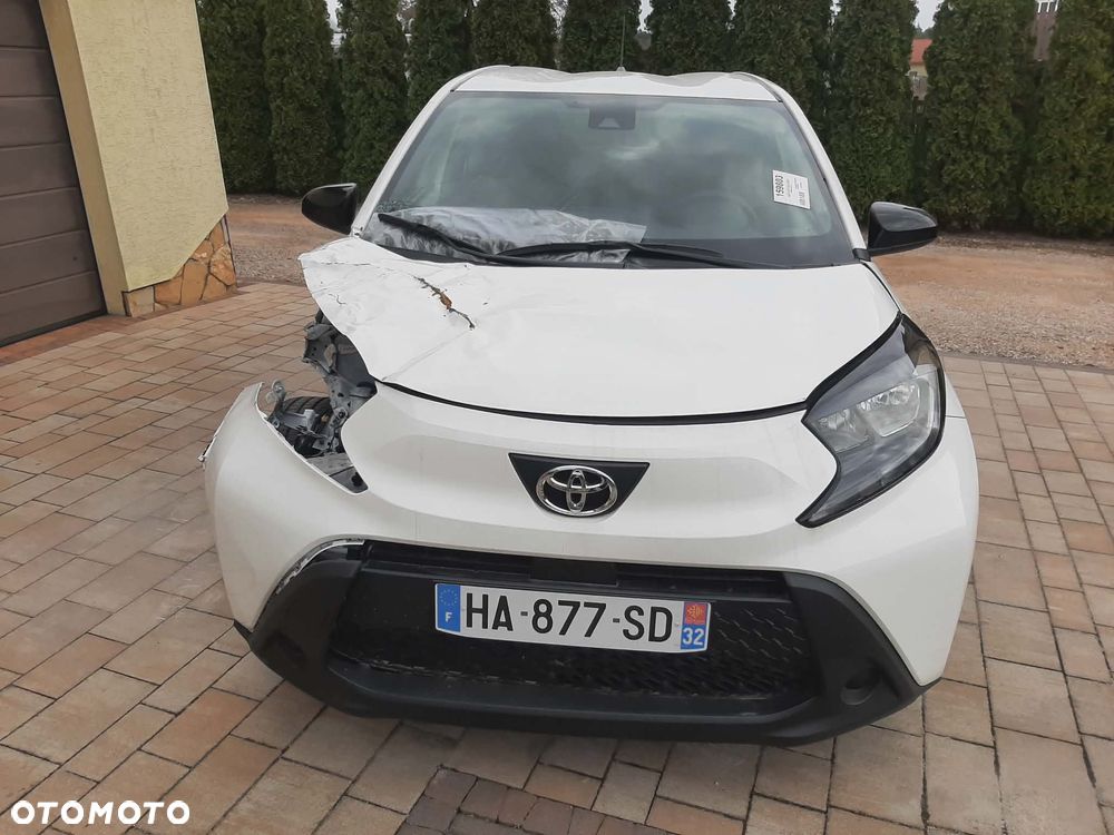 Toyota Aygo X Business Edition - 2