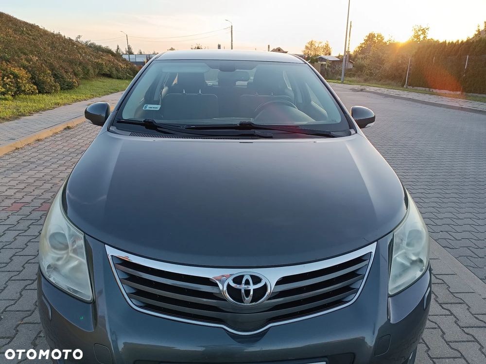 Toyota Avensis - 4