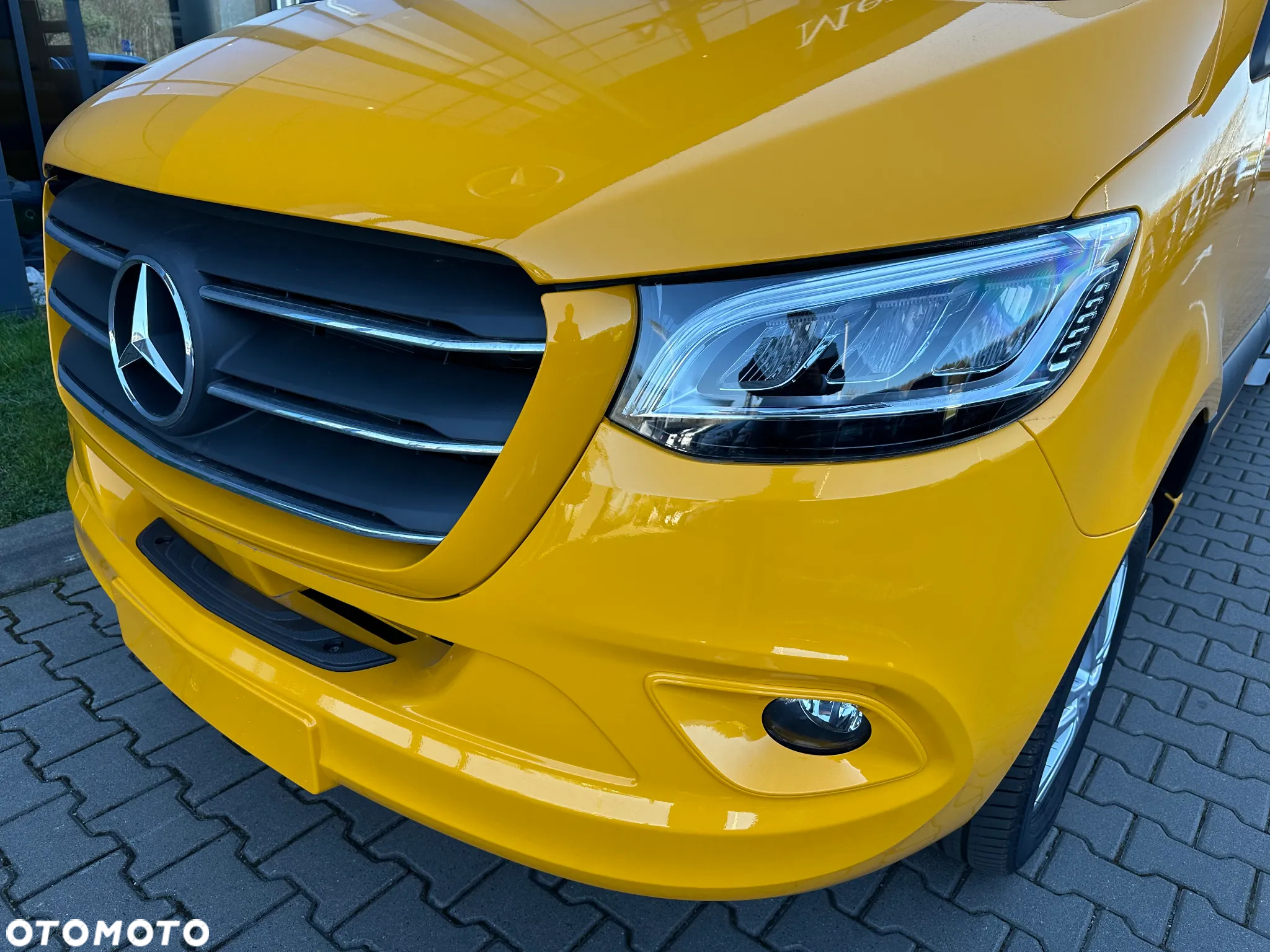 Mercedes-Benz Sprinter - 13