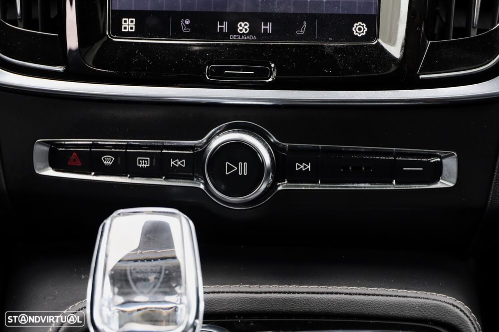 Volvo V90 2.0 T8 PHEV Plus Dark AWD - 23