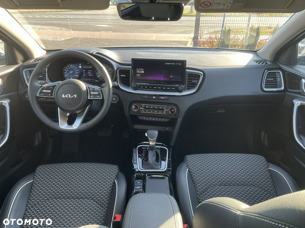 Kia XCeed 1.5 T-GDI Business Line DCT - 16