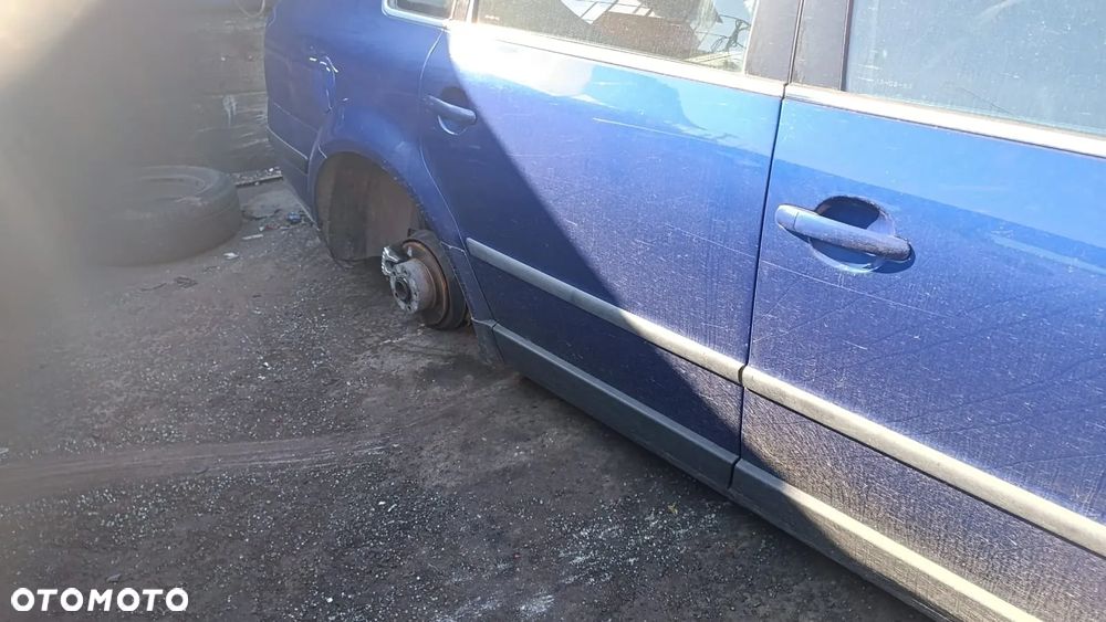 35515 Volkswagen passat b5 fl 2.3v5 na części skrzynia EAA lakier LC5X - 9