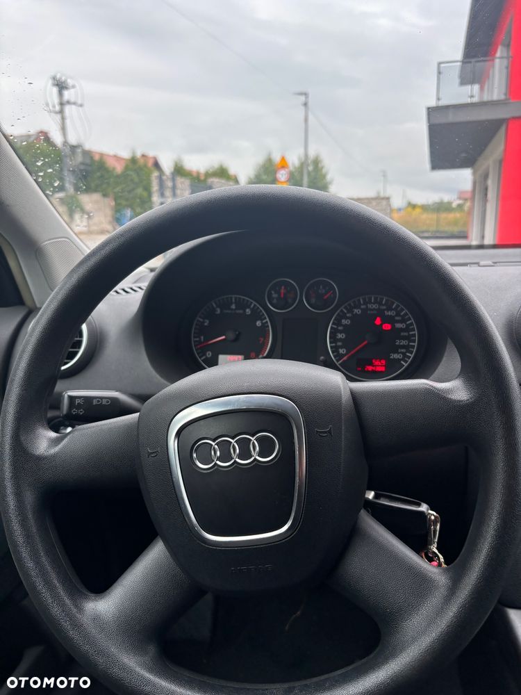 Audi A3 3-drzwiowe 1.6 Ambiente - 12