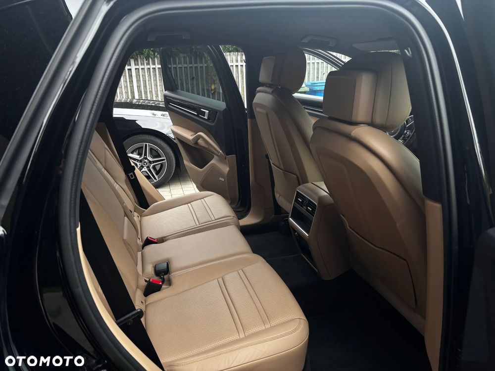 Porsche Cayenne - 17