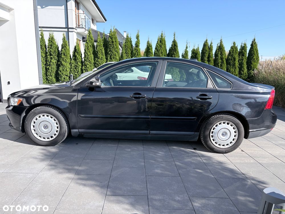 Volvo S40 2010 photo 2
