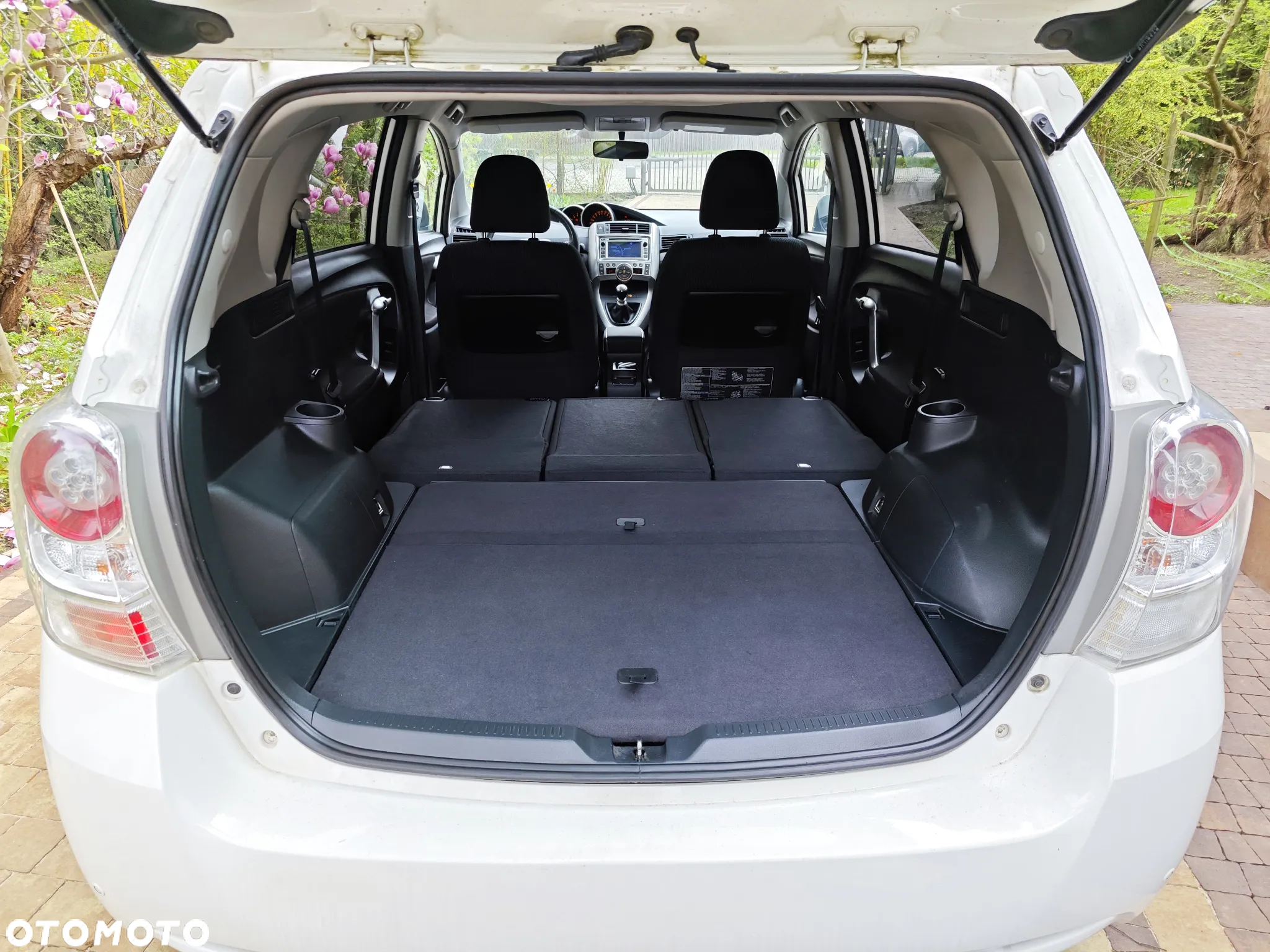 Toyota Verso 2.0 D-4D Premium - 37