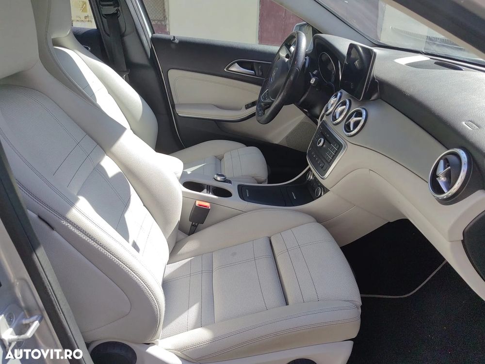 Mercedes-Benz GLA - 9
