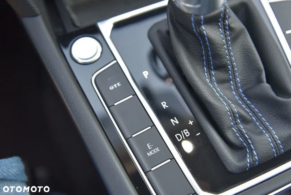 Volkswagen Passat - 19