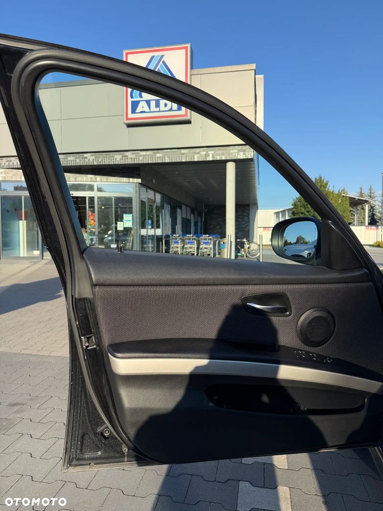 BMW Seria 3 320d DPF - 11