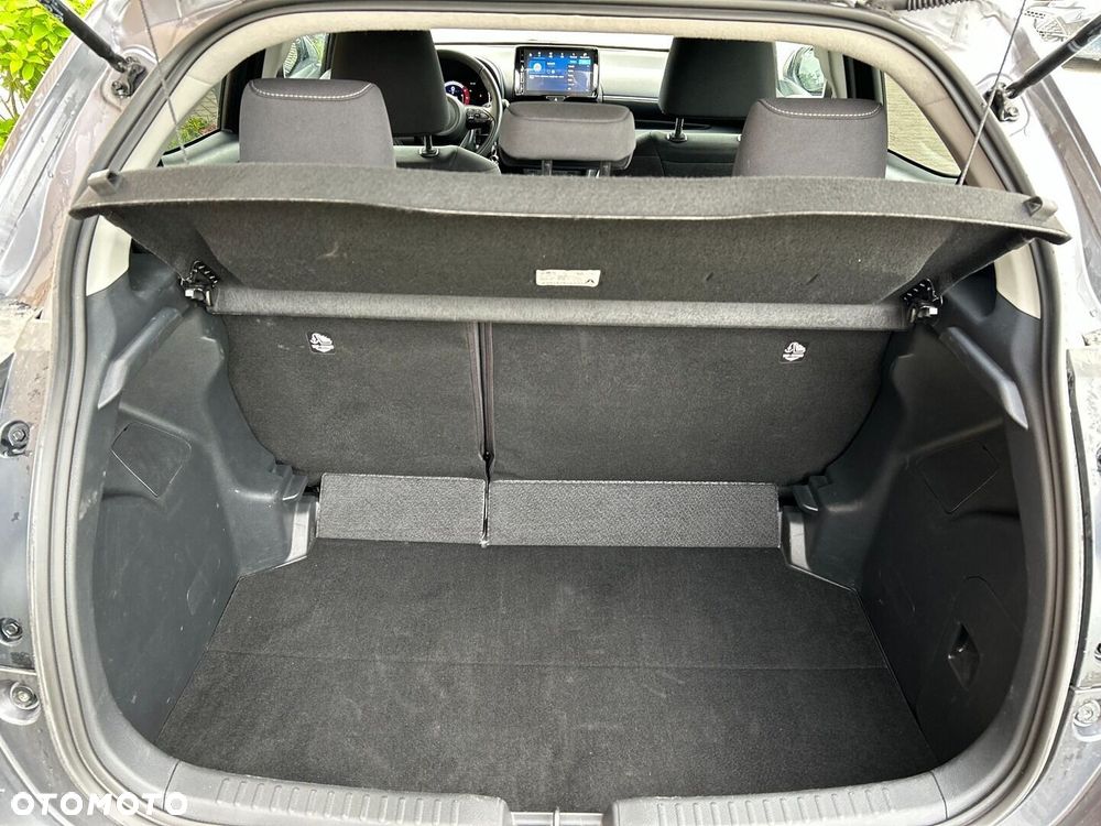 Toyota Yaris Hybrid 1.5 Style - 24