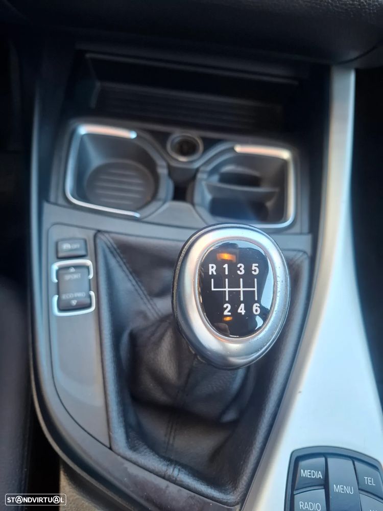 BMW 116 d EDynamics Advantage - 29