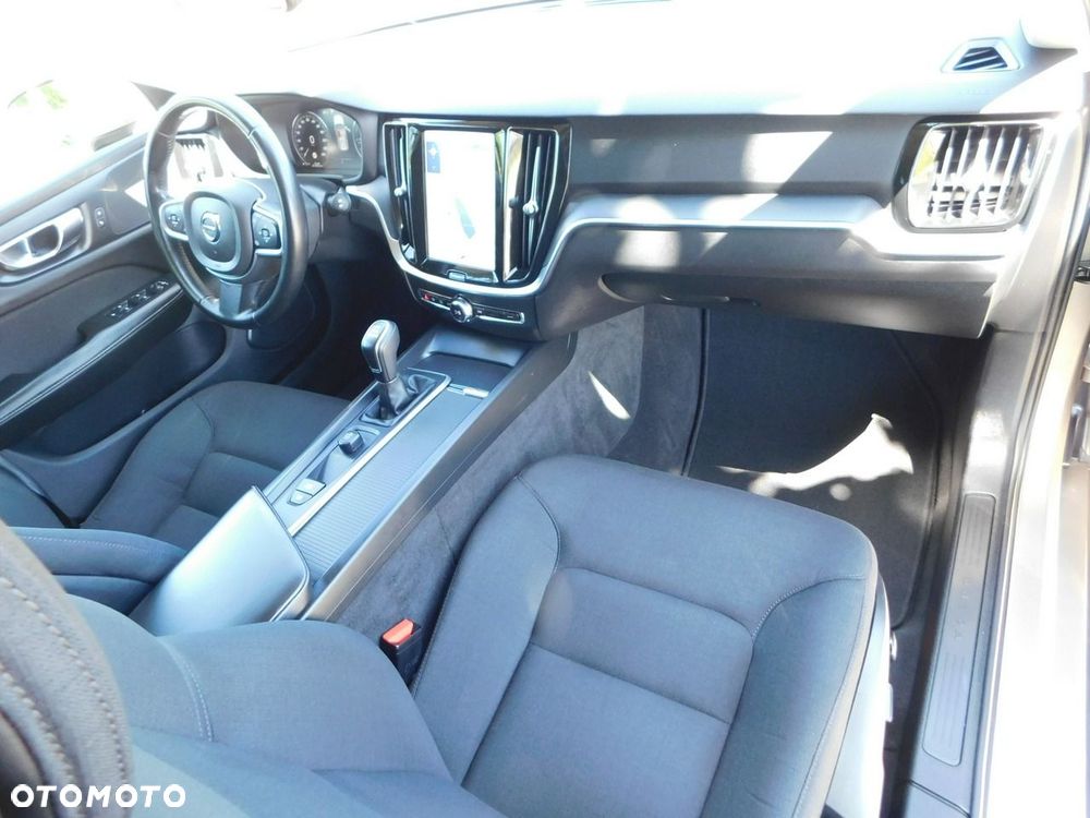 Volvo V60 D3 Momentum Pro - 7